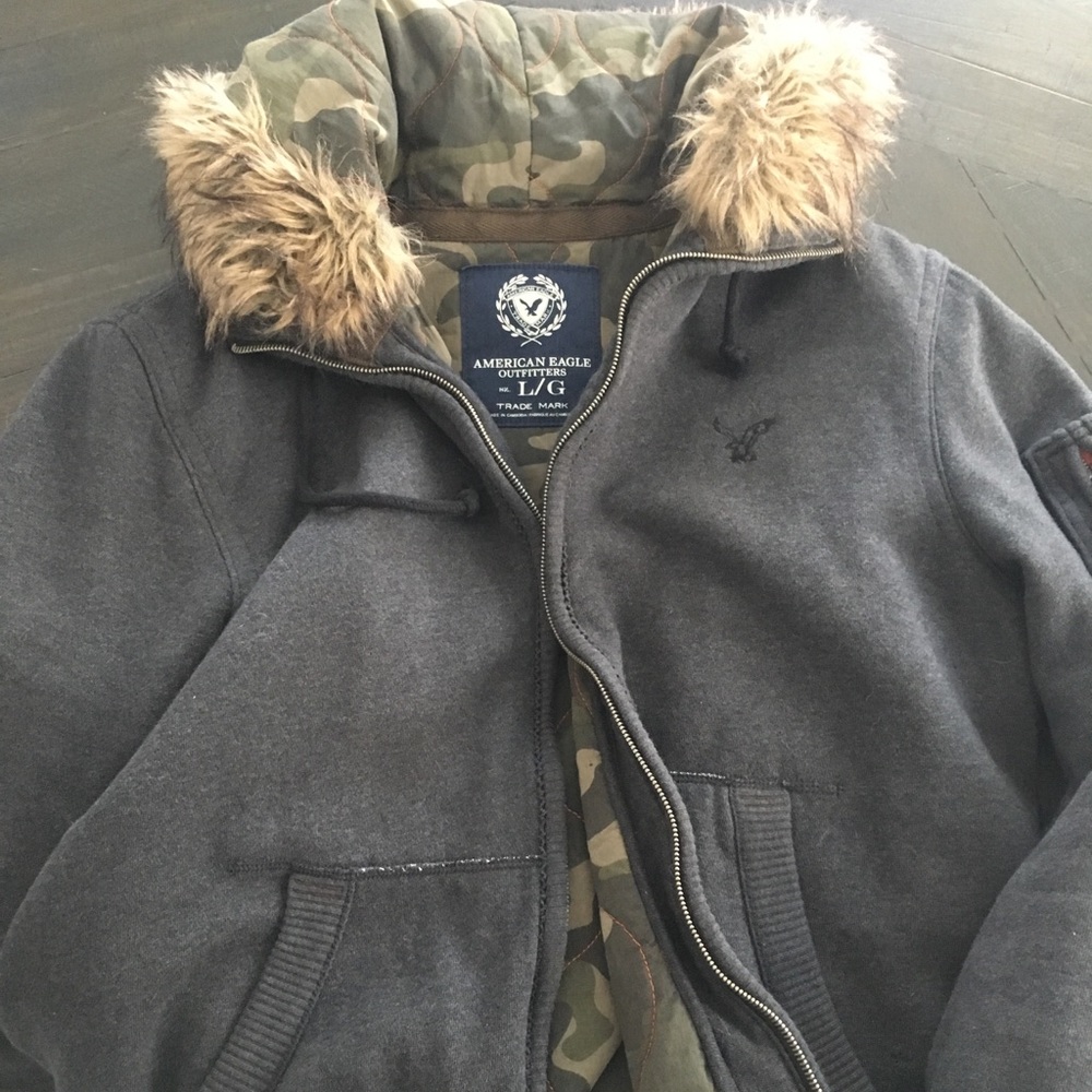 Super warm hoodie from American Eagle 🦅
